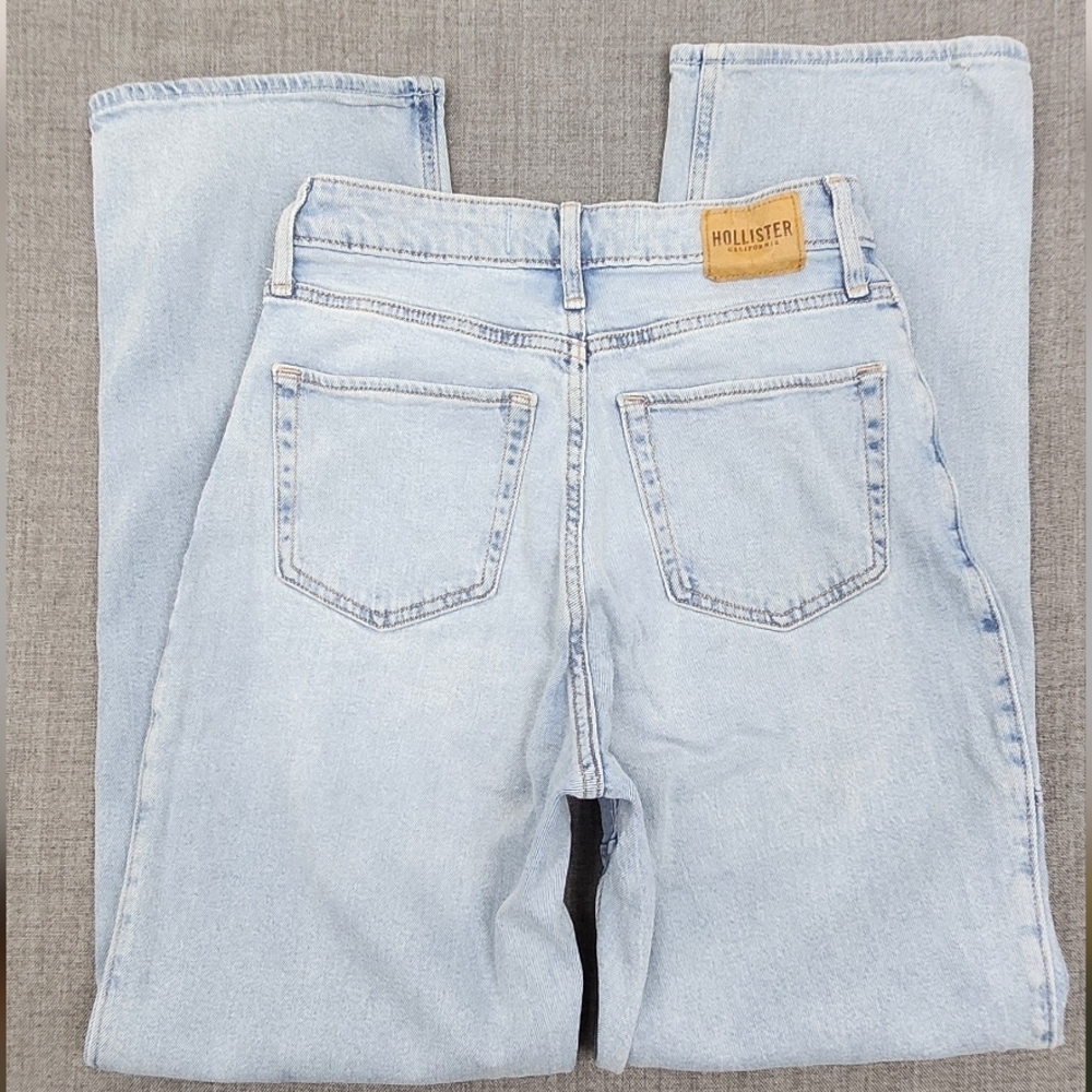 Hollister Curvy Ultra High-Rise Dad Jean Vintage Stretch. 27 - Picture 3 of 11